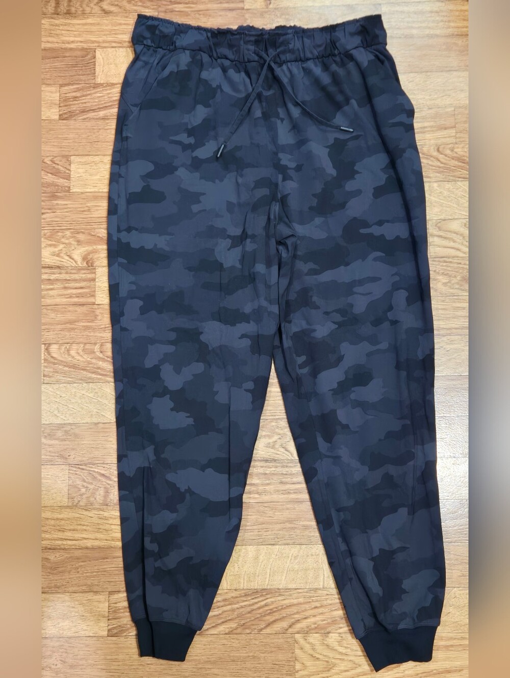 Lululemon On the Fly Jogger Heritage 365 Camo Size 12